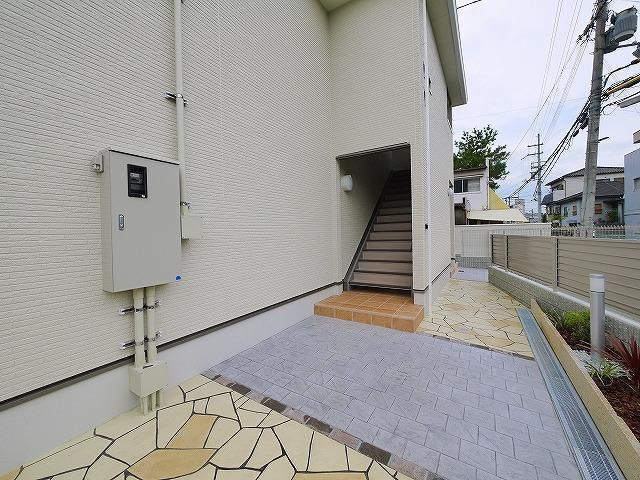 グリュックのエントランス|ゆとりのあるエントランスです