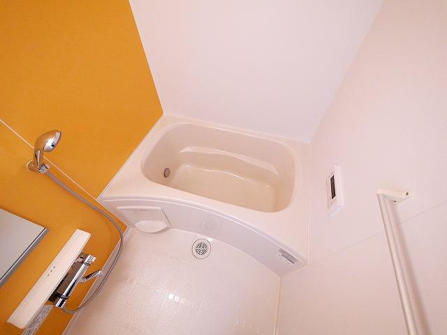 グリュックの浴室|コンパクトで使いやすいお風呂です
