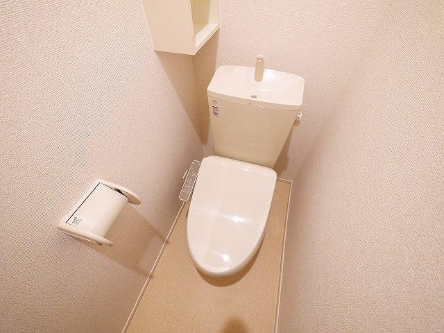 グリュックのトイレ|落ち着いた色調のトイレです