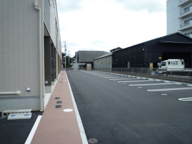 フラットAの駐車場