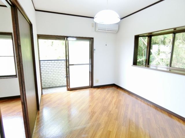 アフェールＪ森の洋室