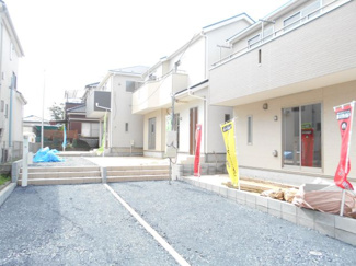 【外観】 | 2180から1680価格変更　駐車場2台　車種により3台可能。庭付き。らすと1棟。