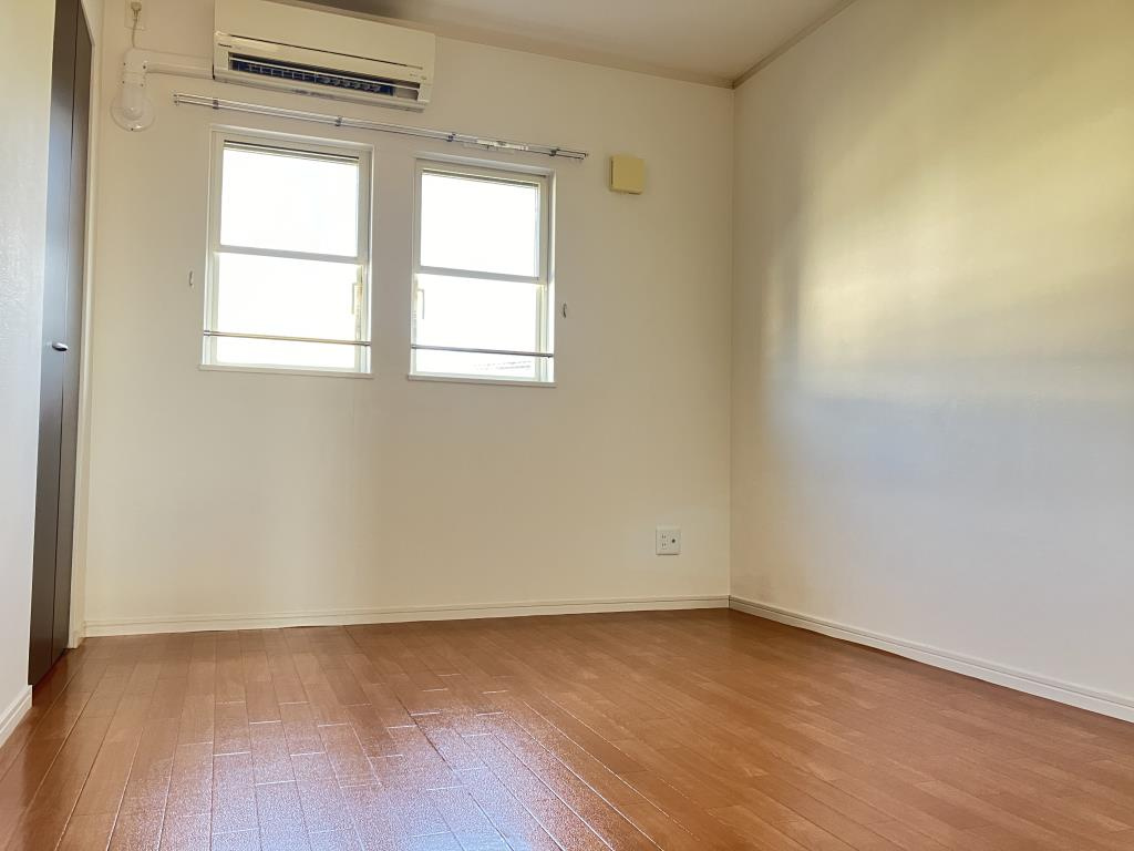 チェリーあいの洋室