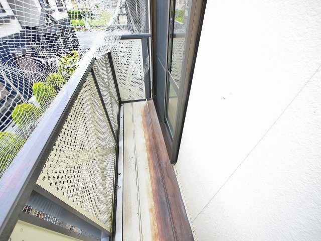 エピーメロンのバルコニー|暖かな日差しのふりそそぐバルコニー