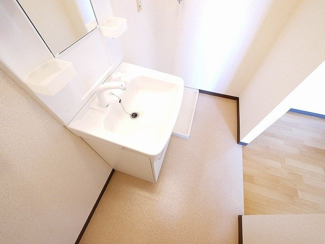 エピーメロンの洗面所|ゆったりとスペースのある洗面所