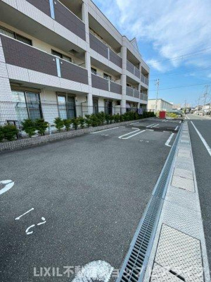 【駐車場】 | パークサイドシャトー：エイト