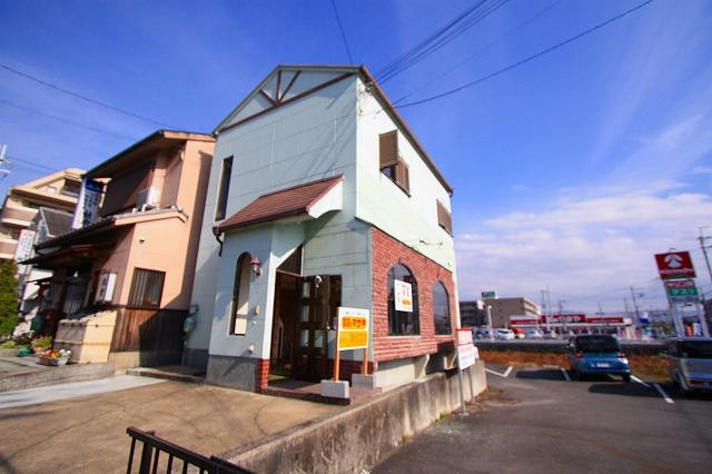堀内店舗付住宅の外観