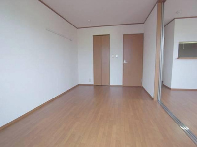 【洋室】 | レストフル | 洋室2