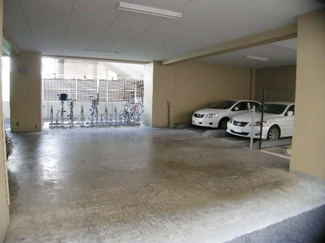 【駐車場】