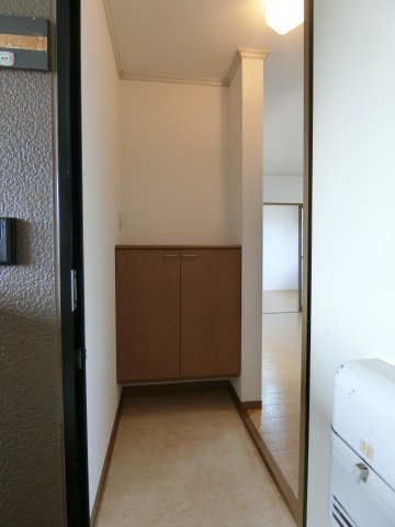 クレールパストラルN棟の玄関