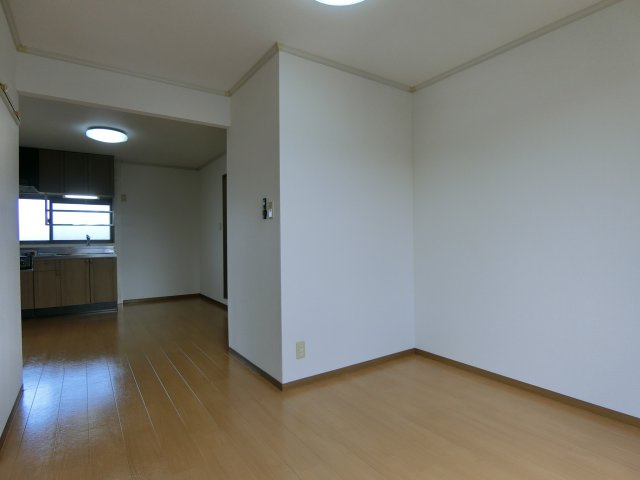 クレールパストラルN棟の居間・リビング