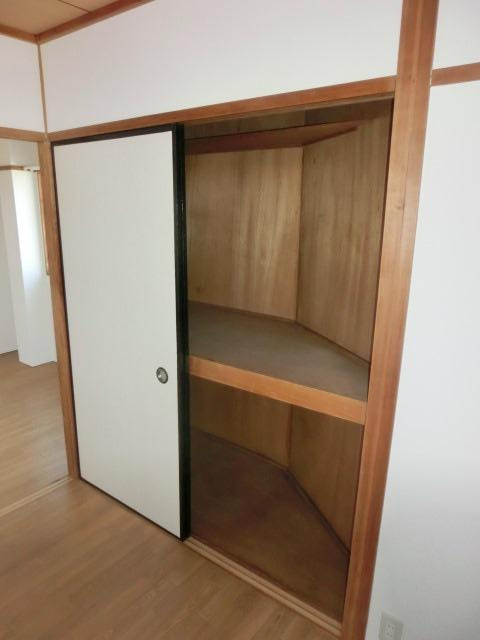 大阪市淀川区田川北３丁目の賃貸マンションの収納