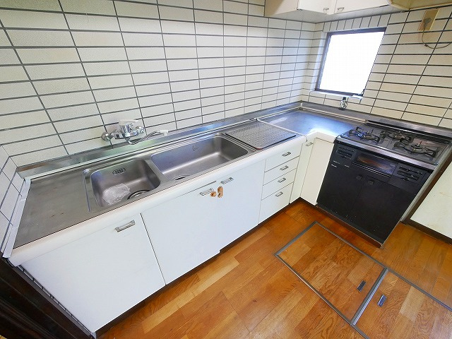 佐保台3丁目戸建のキッチン|キッチンでお料理をお楽しみください