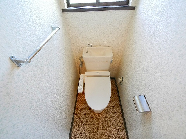 佐保台3丁目戸建のトイレ|落ち着いたトイレです
