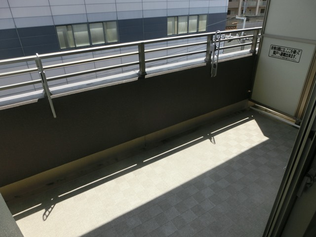 Ｗ.Ｏ.Ｂ.ＭＩＫＵＮＩ のバルコニー