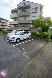 【駐車場】