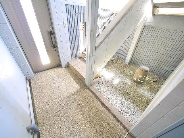 サンフェアリーⅤのエントランス|趣のあるカッコ良いエントランスです。