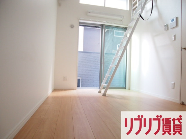 ルシエル登戸の居間・リビング