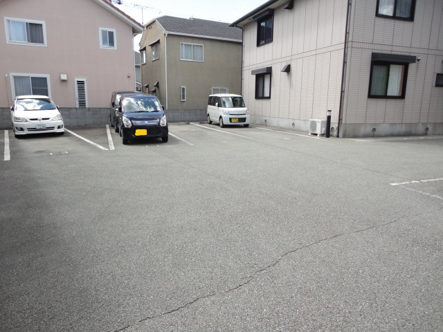 クレールハイムAの駐車場