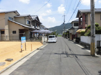 【前面道路含む現地写真】
