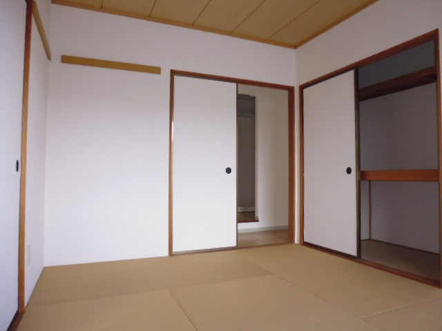 ラビアンローズＡの寝室