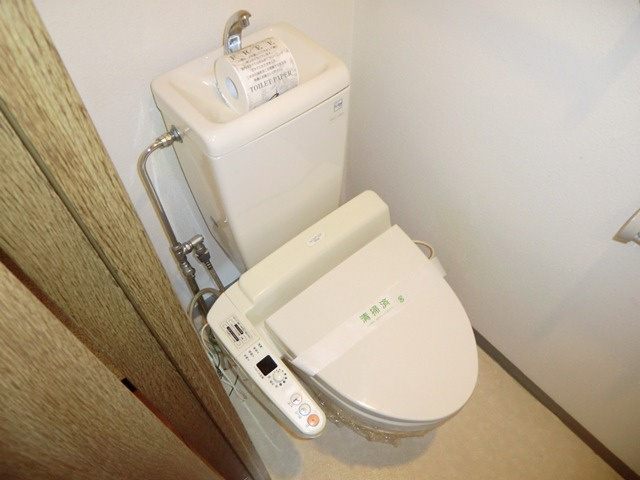 パラシオ塚本IIIのトイレ|温水で、お尻がいつも清潔