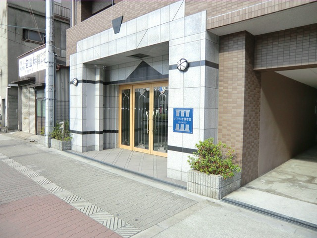 パラシオ塚本IIIのエントランス