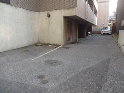 【駐車場】 | メゾン・ド・エルルージュ駐車場 | メゾン・ド・エルルージュ駐車場