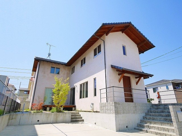 城山台戸建の外観|キレイな外観の一戸建てです