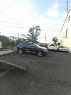 【駐車場】