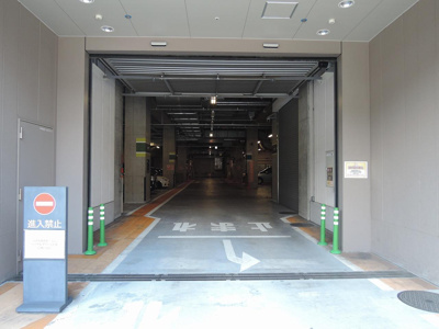 【駐車場】 | ロイヤルタワー横浜鶴見 | 駐車場出口