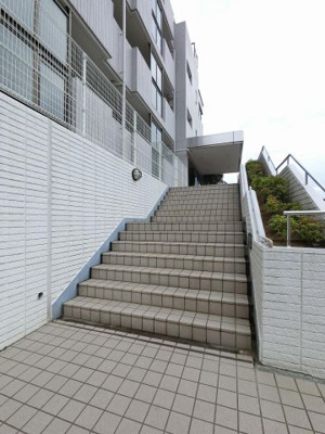 【その他共用部分】 | 鴨居第１ハイツウエストヒル | 階段