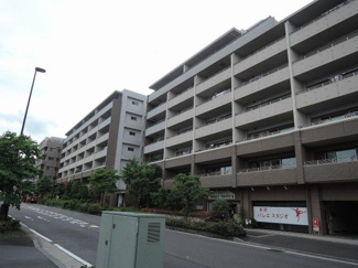 【外観】 | 家事動線を考えたL字型の2WAYキッチン採用！