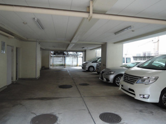 【駐車場】