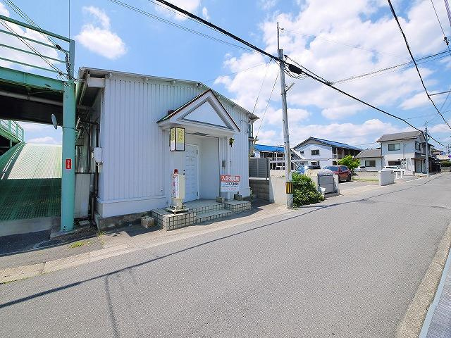 今国府町店舗のエントランス