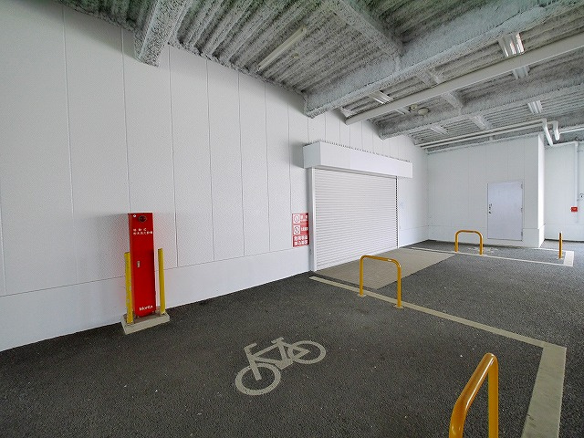 南生駒貸店舗の駐車場