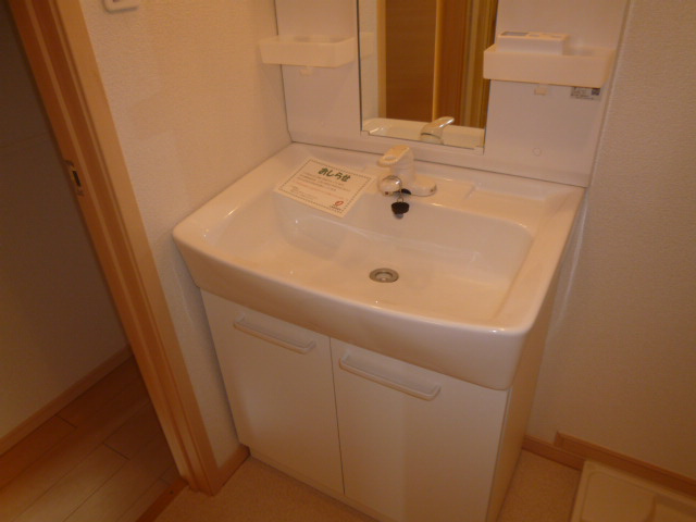 ウエスト　ヴィラの独立洗面台|シャンプードレッサー