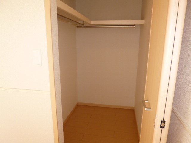 ウエスト　ヴィラの収納|ウォークインクローゼット