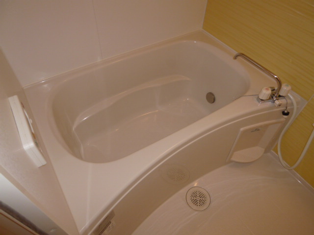 ウエスト　ヴィラの浴室|追い焚きバス