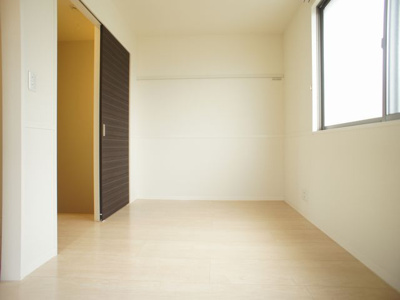 【寝室】 | ラフィーネⅠ・Ⅱ | 清潔感のあるきれいな洋間です♪