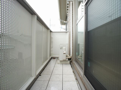 【バルコニー】 | ラフィーネⅠ・Ⅱ | 日当たり良好！お洗濯物がたくさん干せます♪