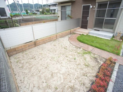 【庭】 | ラフィーネⅠ・Ⅱ | 専用庭があります♪