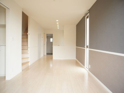 【居間・リビング】 | ラフィーネⅠ・Ⅱ | 会話を楽しみながらお料理できる対面キッチンです♪