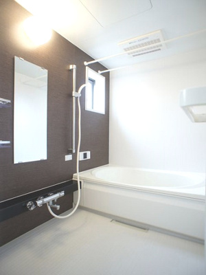 【浴室】 | ラフィーネⅠ・Ⅱ | 浴室換気乾燥機と追い焚き機能付きです♪