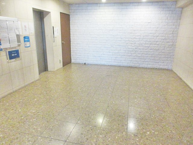 CITY SPIRE名駅南（旧レーベスト名駅南）のエントランス|レーベスト名駅南