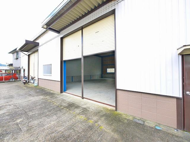 芝倉庫のエントランス