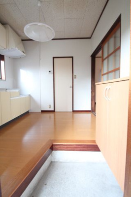 【玄関】 | コントラストC | 収納もある玄関です