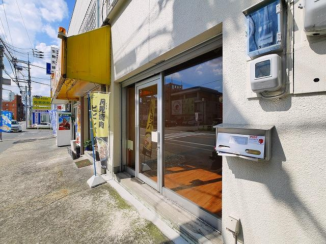 建築会館ビルのエントランス