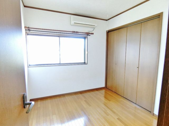 コテージ宮成の洋室