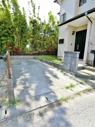 コテージ宮成の駐車場